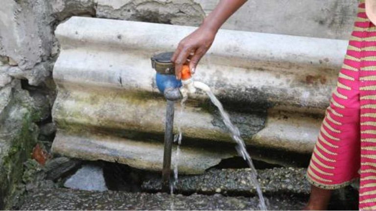 Kasaï Oriental : A Mbujimayi, un bassin d'eau passe de 200 FC à 500 FC