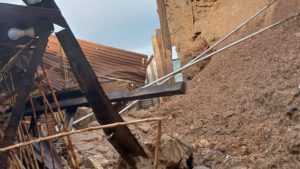 un écroulement d'un mur