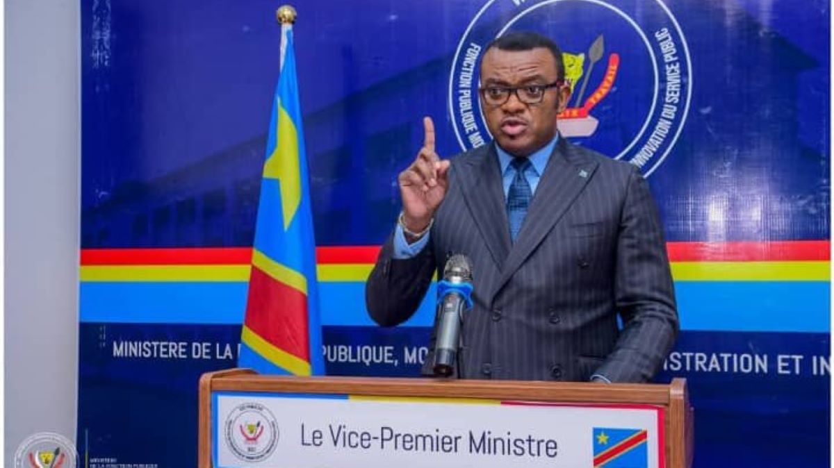 JP Lihau suspend deux secrétaires généraux