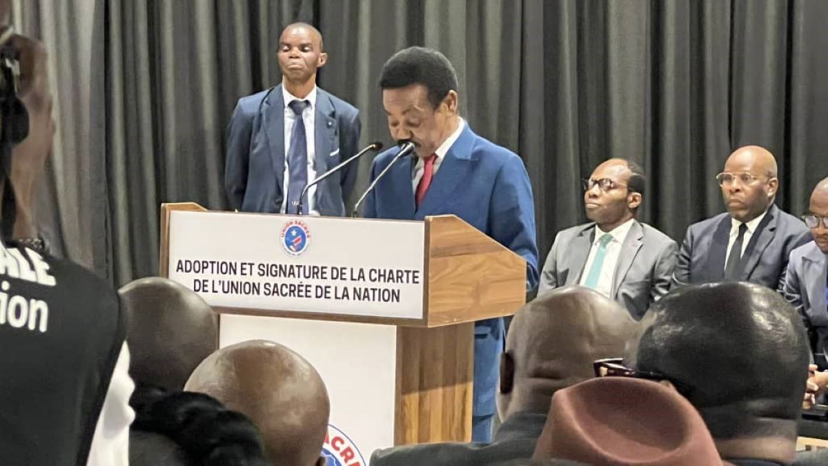 une union sacrée dans les faits et les actions