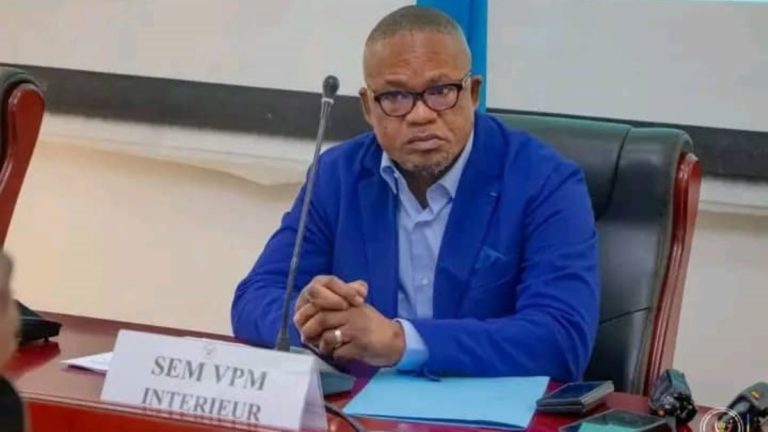 Marche de l'opposition Une question orale avec débat sera adressée à Peter Kazadi