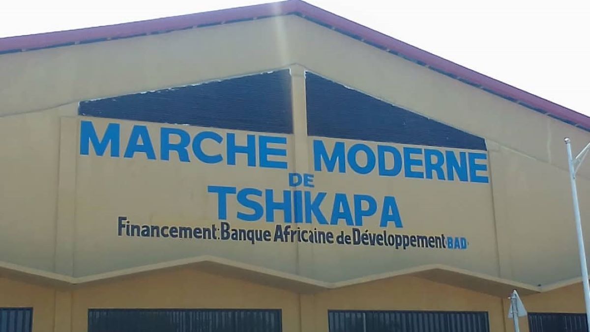 Tshikapa : La population annonce des manifestations de grandes envergures pour obtenir l’inauguration du marché moderne de Dibumba