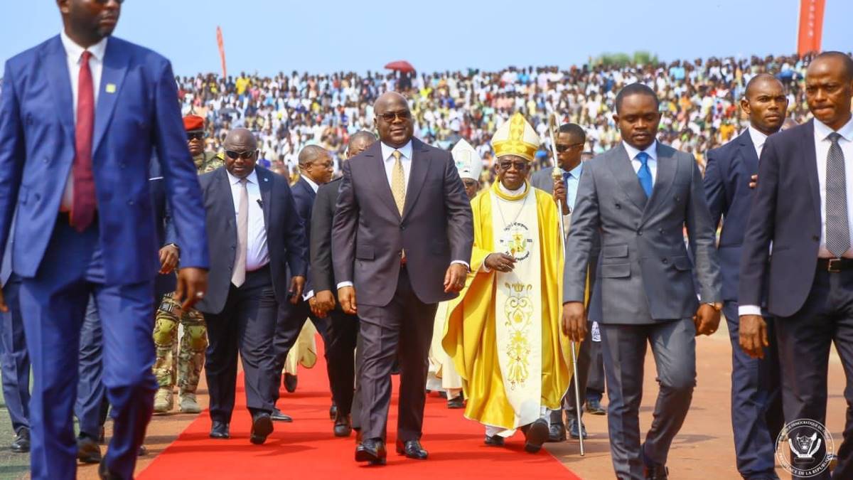 Félix Tshisekedi Mgr Bernard-Emmanuel Kasanda à Mbuji-Mayi