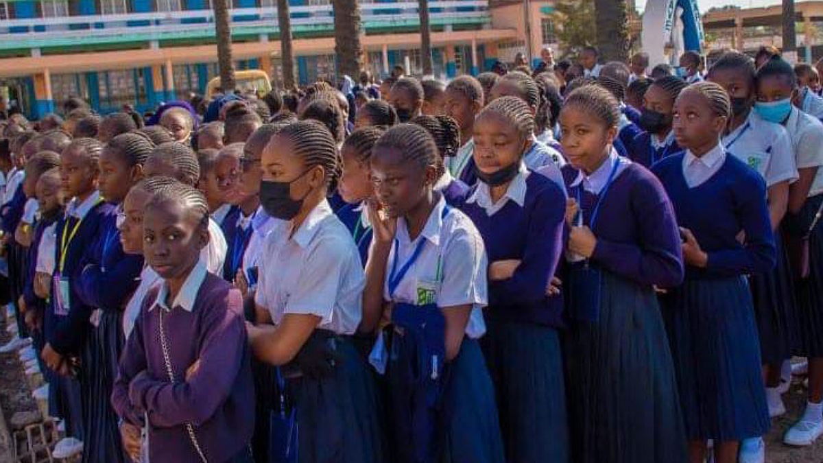 LES élèves passent le TENASOP