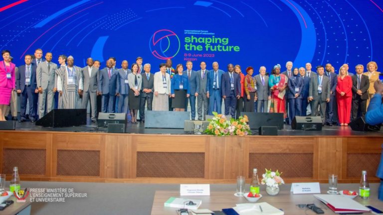 Le ministre de l'ESU, Muhindo Nzangi