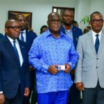 RDC Délivrance des Premières Cartes d'Identité Après Quarante Ans, Tshisekedi Reçoit le Premier Exemplaire