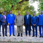 Yoweri Museveni accueille des députés de la RDC