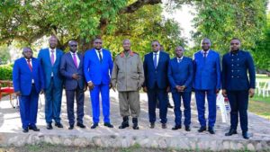 Yoweri Museveni accueille des députés de la RDC