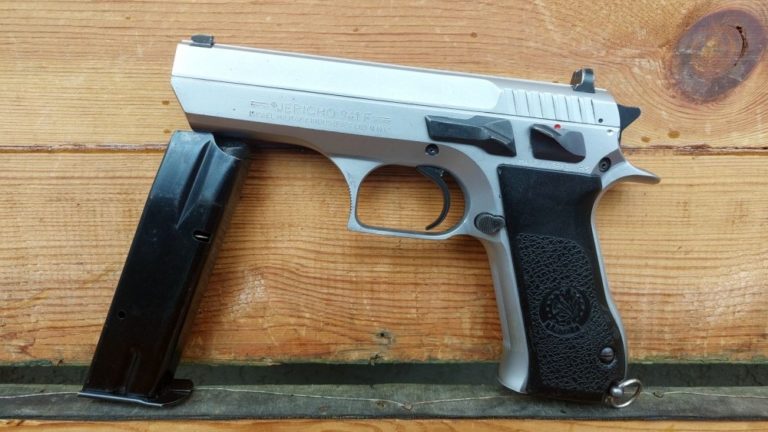 pistolet jericho