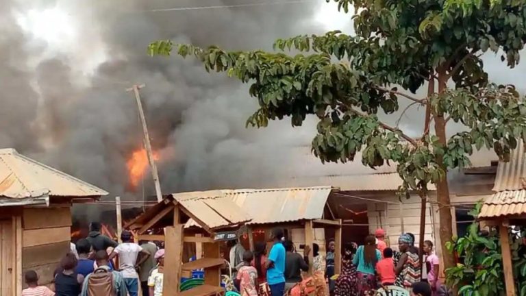 Giro Haut-Uele incendie