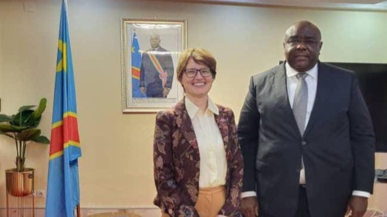 L'ambassadrice du Royaume-Uni en RDC salue les réformes de l'armée congolaise