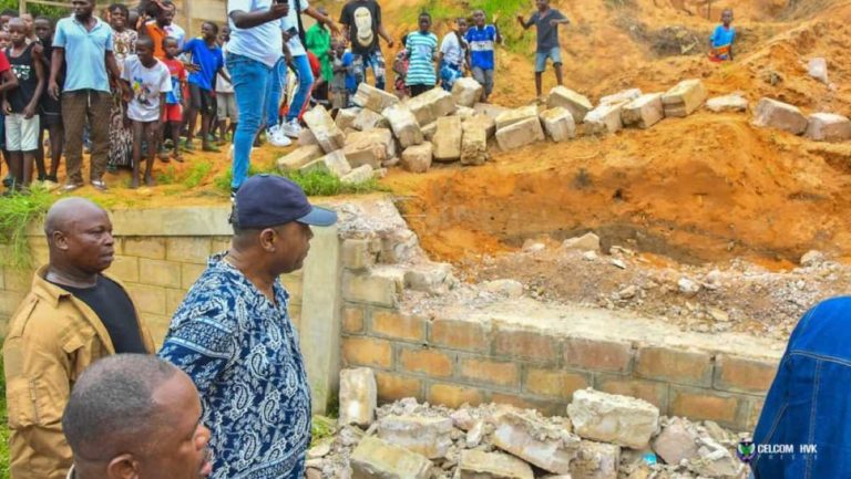 mur de soutènement à Makala,
