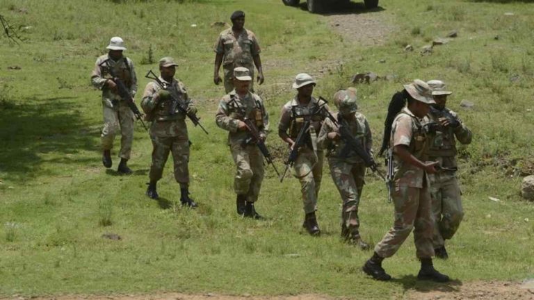 Mubambiro SANDF sud-africains tué Masisi Sake