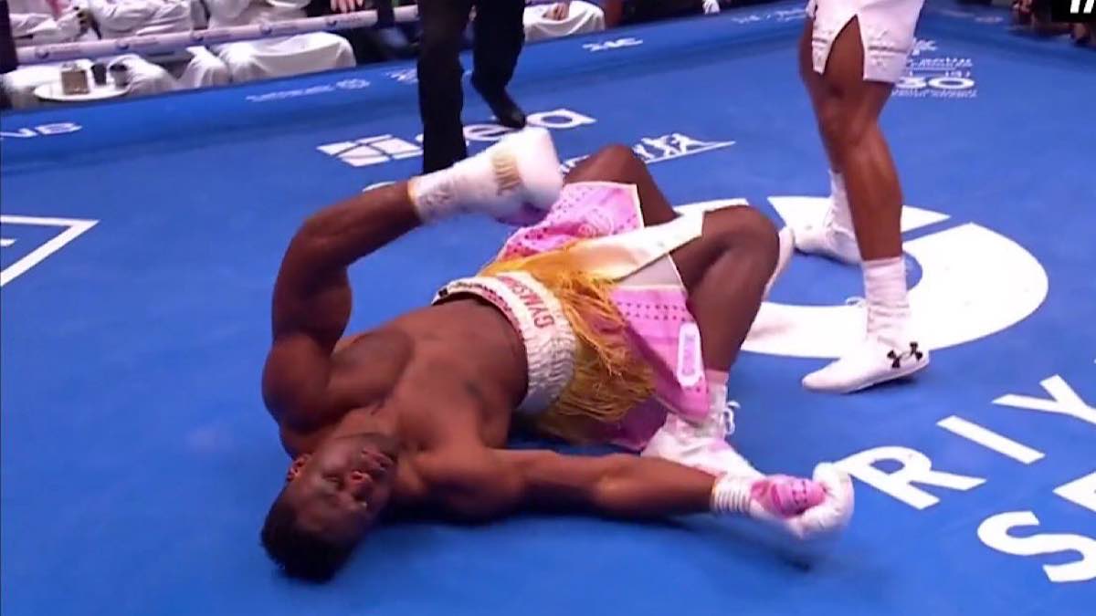 Boxe Anthony Joshua Met KO Francis Ngannou Ryad