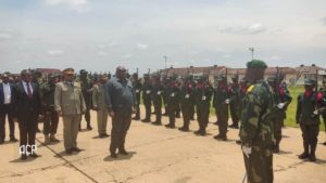 Jean-Pierre Bemba préside la remise des diplômes à l'École des Officiers de Kananga