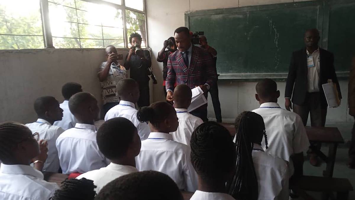 Exetat 2024 en RDC : Un Record de Participation avec Plus de 950 000 ...