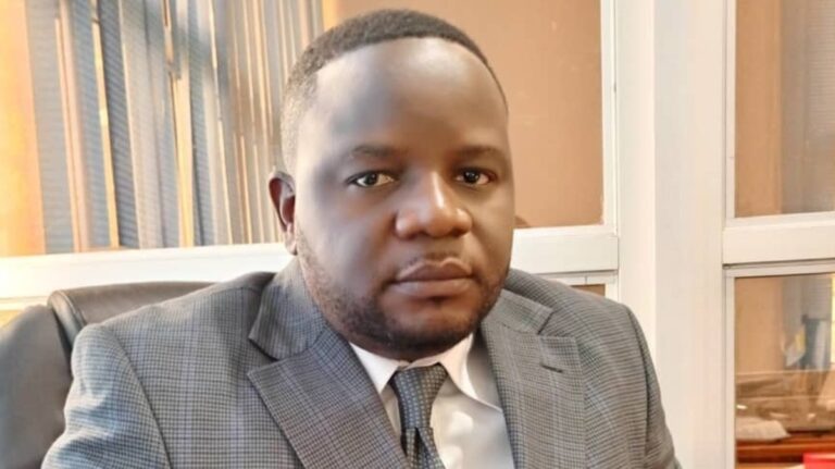 Anaclet Mulumba interpelle le gouverneur Crispin Mukendi