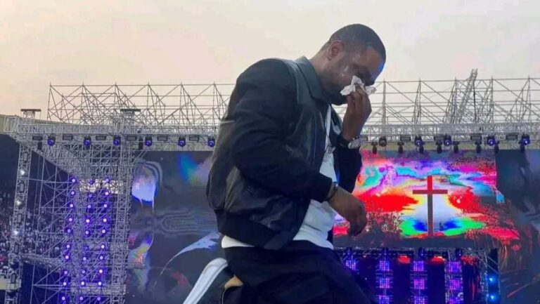 concert mike kalambay stade de martyr