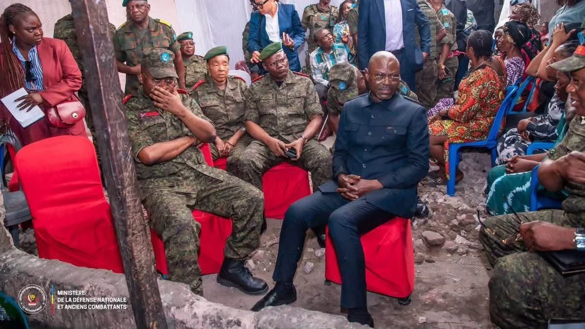Guy Kabombo visite les familles des généraux Mutombo et Likulia