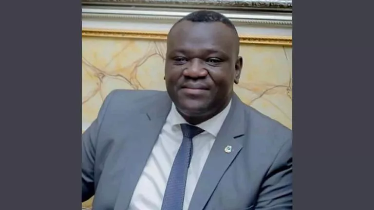 050AD993 B2BA 47C4 89A3 F395381C043C