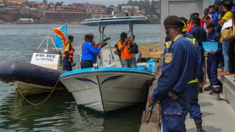 police_kivu_des_manoeuvres_lacustres_2