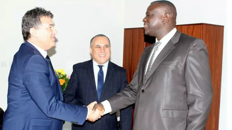 Augustin Kibasa et la délégation tunisienne