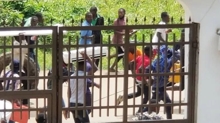 base de la Monusco pillé