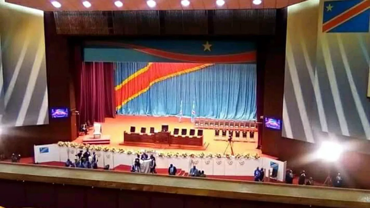 F Tshisekedi devant le congrès : 403 députés nationaux et 82 sénateurs présents, début de la séance