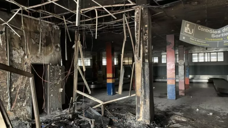 Feu incendie aéroport de ndjili