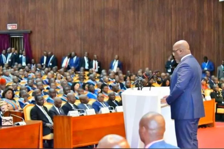 Le président Felix au parlement