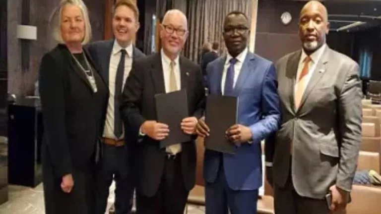 AA5C9A06 F7EE 48EF B77D 5C351E6231ED