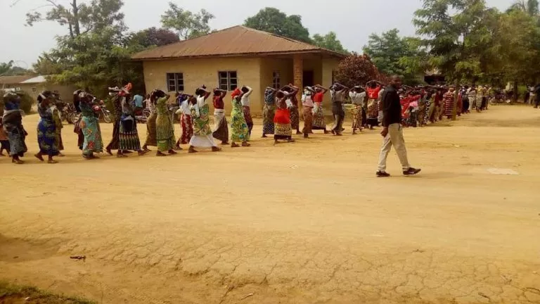 Beni : les femmes d'Oïcha dans la rue