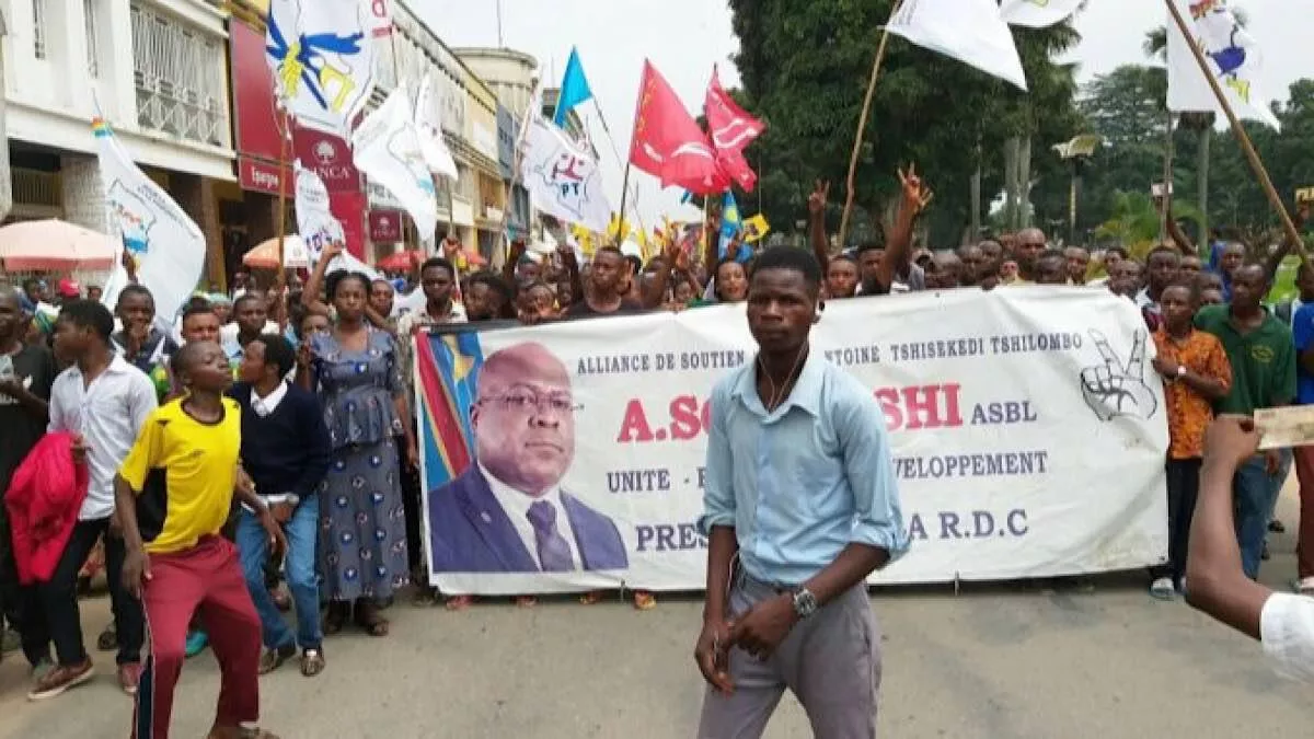 Kananga : Des partis politiques dont l’UDPS et le PPRD dans la rue pour exiger “l’effectivité des travaux” de 100 jours