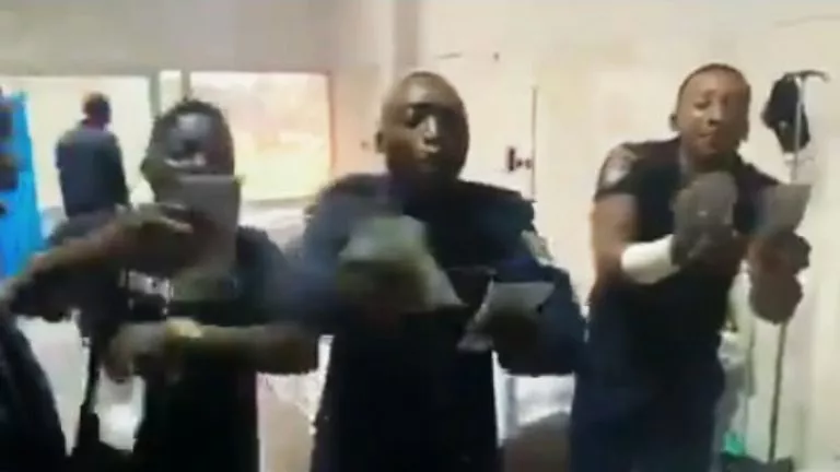 Les policiers assistés par le chef de l'État ont enregistré une vidéo