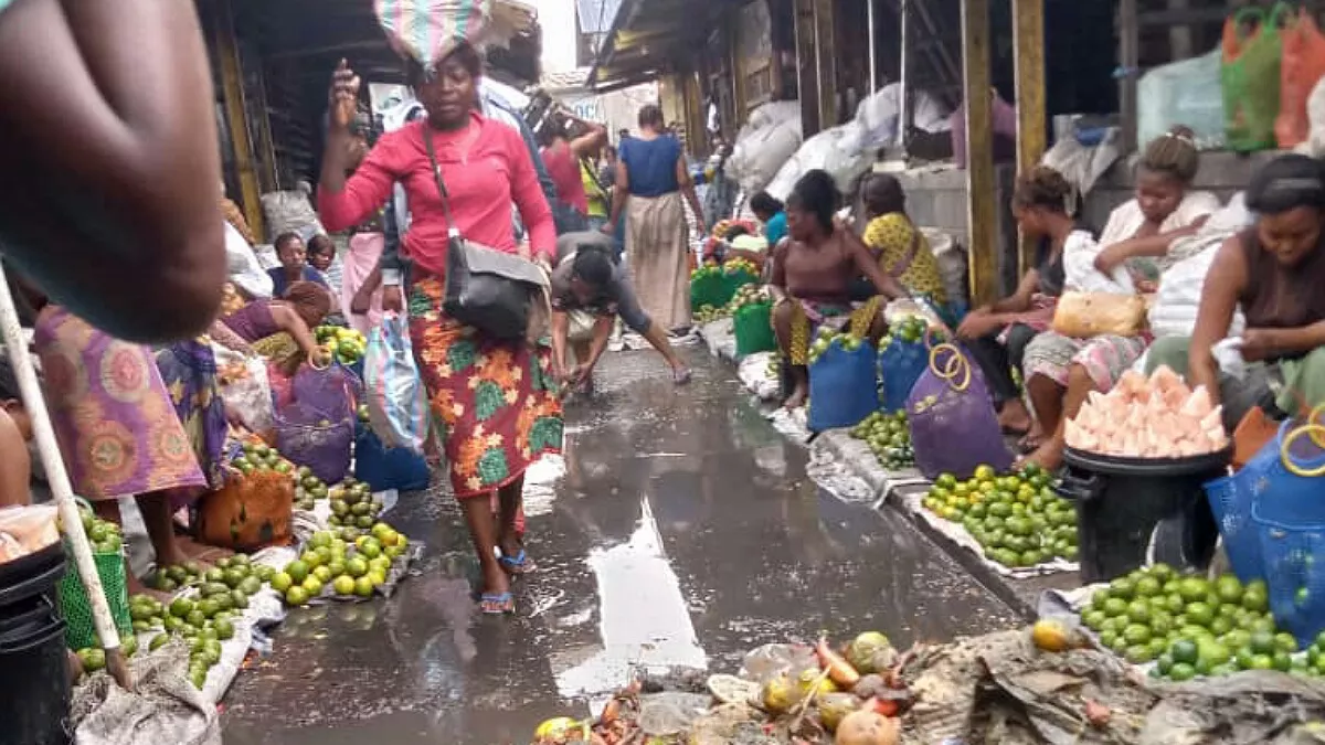 Kinshasa : Malgré l’avertissement du gouverneur Ngobila, le marché de la liberté toujours dans l’insalubrité