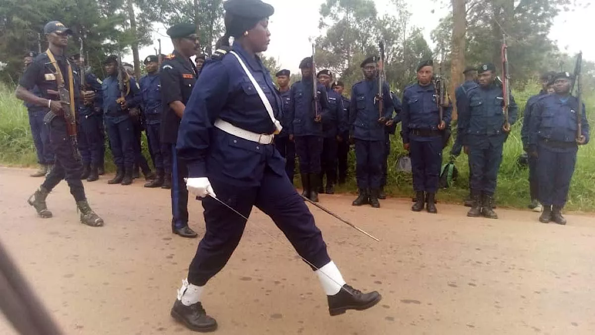 Beni : les troupes de la police encouragées pour leur travail dans la zone, mais exhortées à faire mieux (Gen Van)