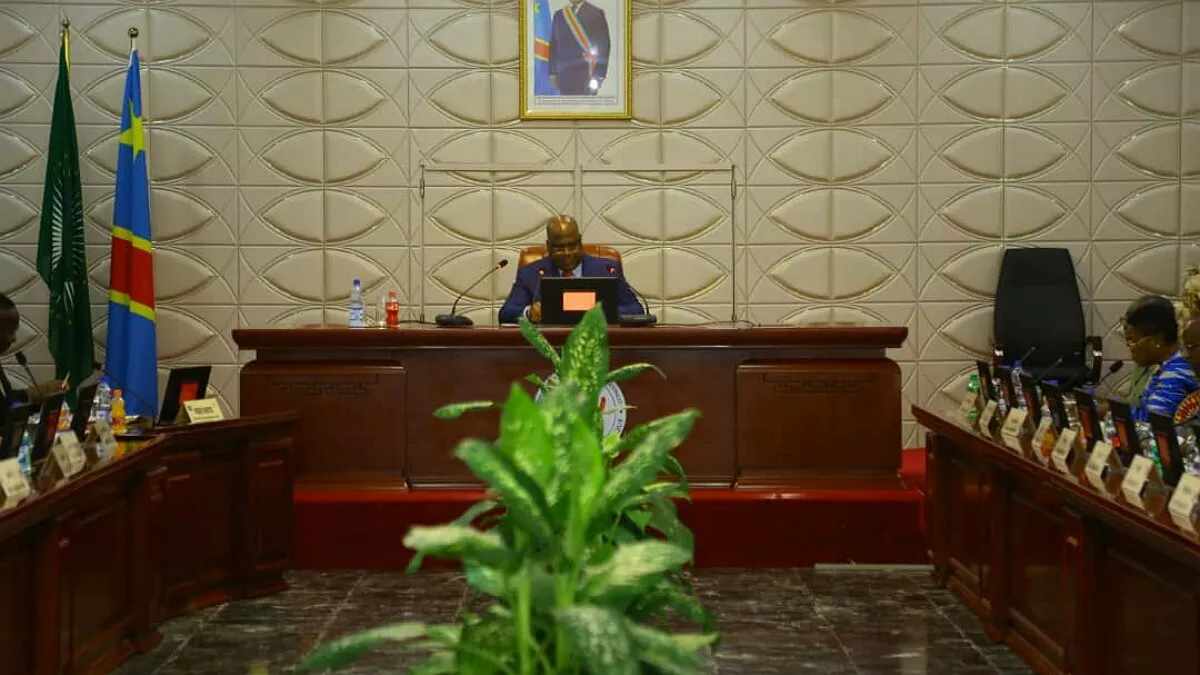 RDC : Félix Tshisekedi exhorte le gouvernement à arrêter un contrôle efficace des passagers étrangers pour prévenir le Coronavirus