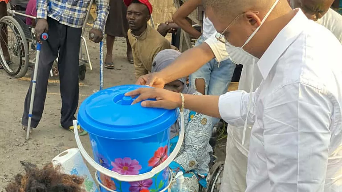 RDC- Coronavirus : le vice-ministre de l’EPST Didier Budimu vole au chevet des personnes vivant avec handicap