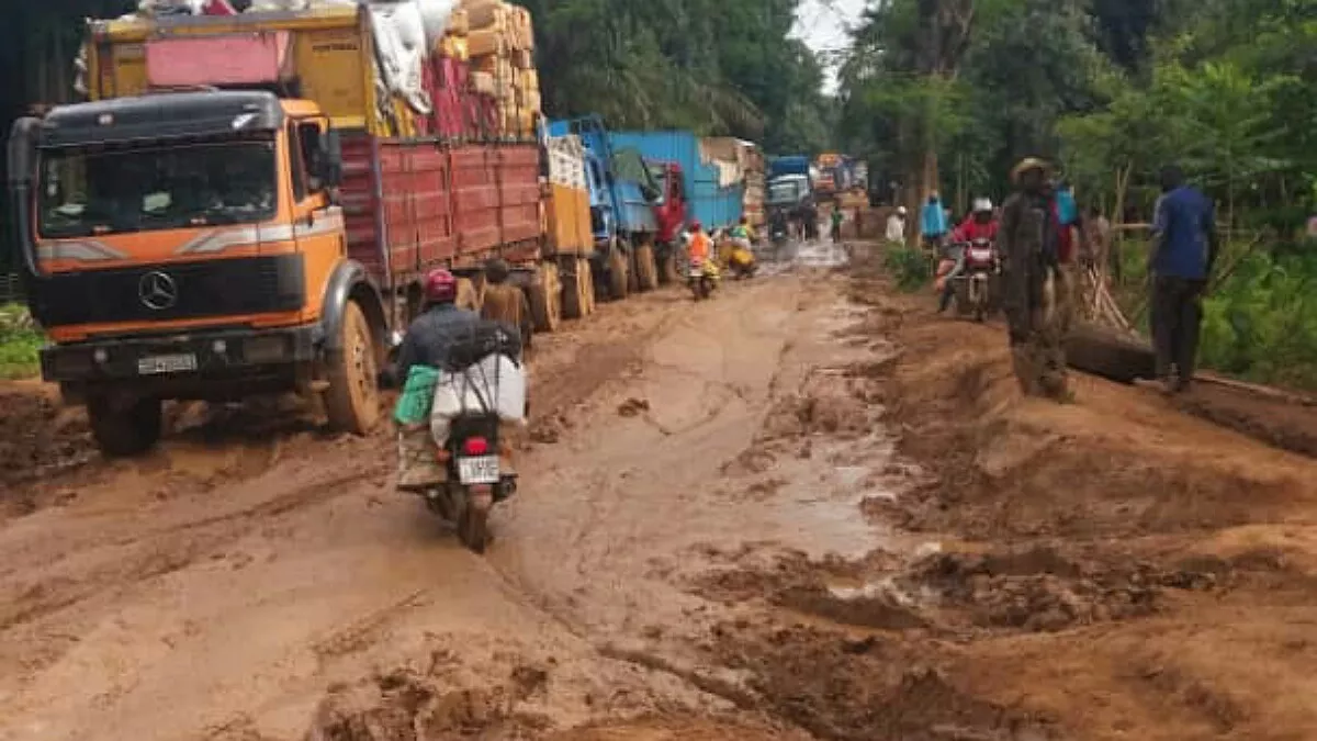 Sud-Kivu/délabrement de la RN5 : Plus de 150 camions contenant des marchandises cloués dans les bourbiers entre Uvira et Misisi