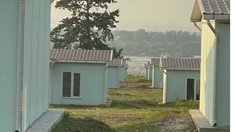 maisons préfabriquées au camp colonel Tshatshi.