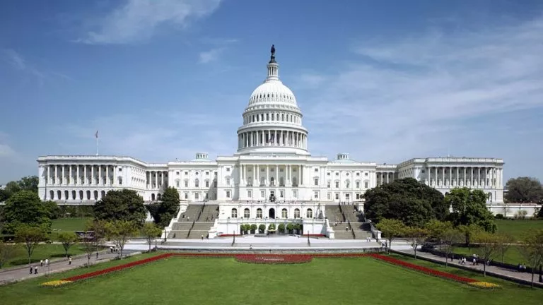 1200px-United_States_Capitol_-_west_front