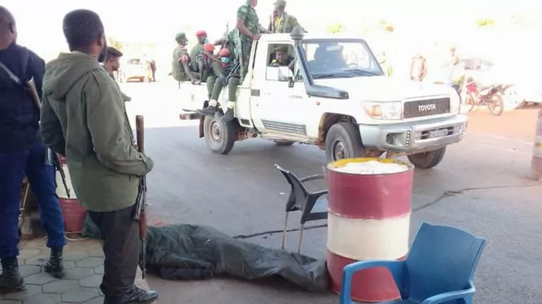 une attaque des hommes armés au poste de péage de Luambo