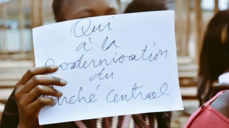 les vendeurs du Grand Marché soutiennent la modernisation que propose Ngobila