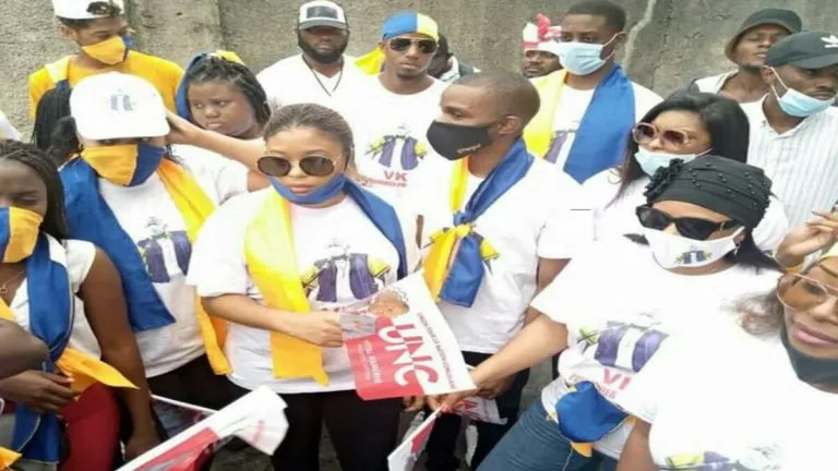 Marche de l'UNC : des enfants et la femme de Kamerhe présents