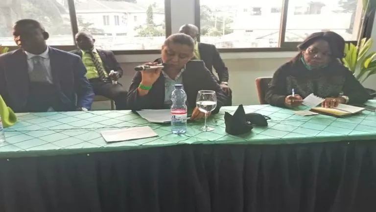 Bestine Kazadi a échangé avec certains supporters