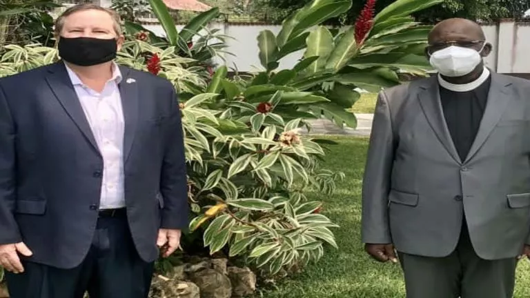 Mike Hammer et André Bokundoa