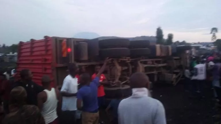 5871A722 DD27 4D4D 8BF8 A310A6FE3645