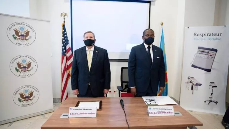 Mike Hammer, ambassadeur des USA