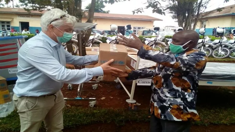 motos et un lot important de matériels médicaux remis à la division provinciale de santé de Butembo par l'UNICEF