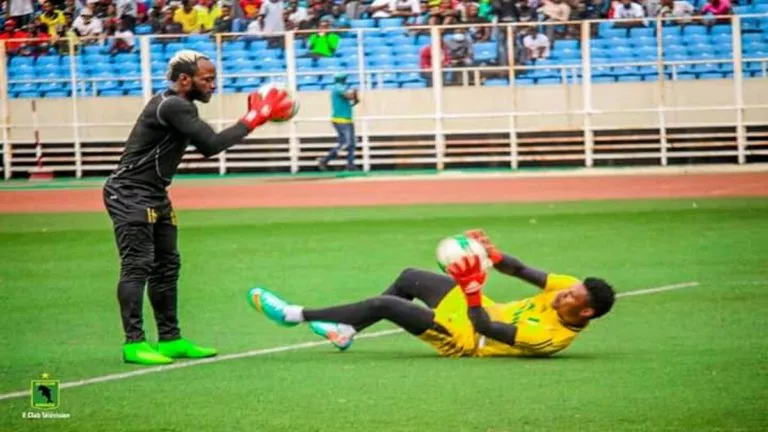 Simon Omossola gardien vclub